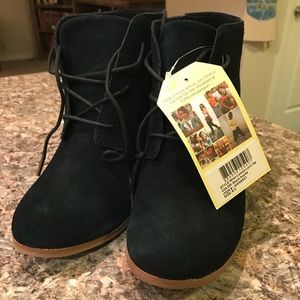 Brand new, suede Lunata Lace up Bootie!